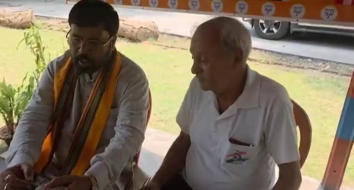 সিআরপিএফ জওয়ানকে রেসিডেন্সিয়াল সার্টিফিকেট দেওয়া হচ্ছে না! দুর্গাপুরে বিতর্কে চরমে