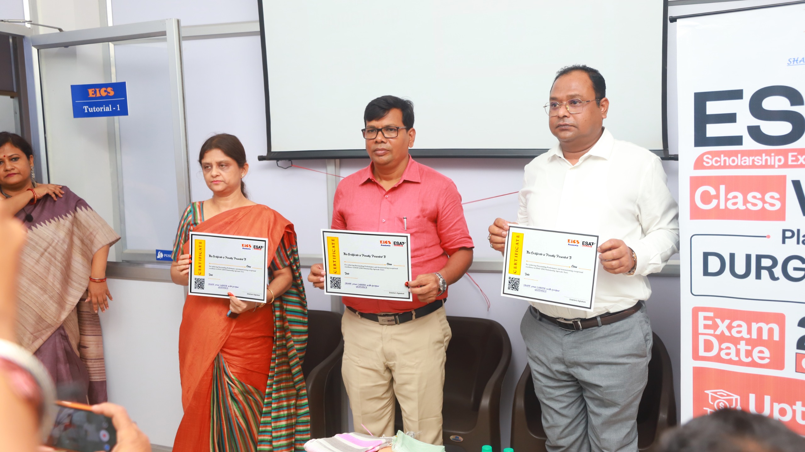 বছরভর দুঃস্থ ১০ পড়ুয়াকে বিনামূল্যে কোচিং এর ব্যবস্থা