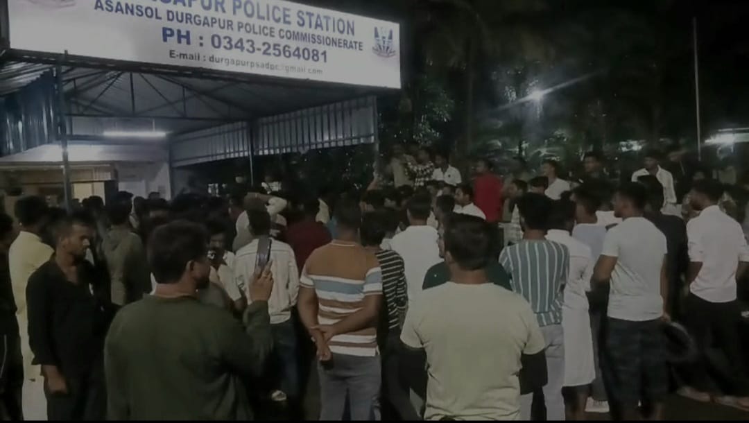 গরু কান্ডে হেনস্থা করায় অভিযুক্ত বিজেপি নেতা ও সঙ্গীদের গ্রেফতারের দাবি দুর্গাপুরে
