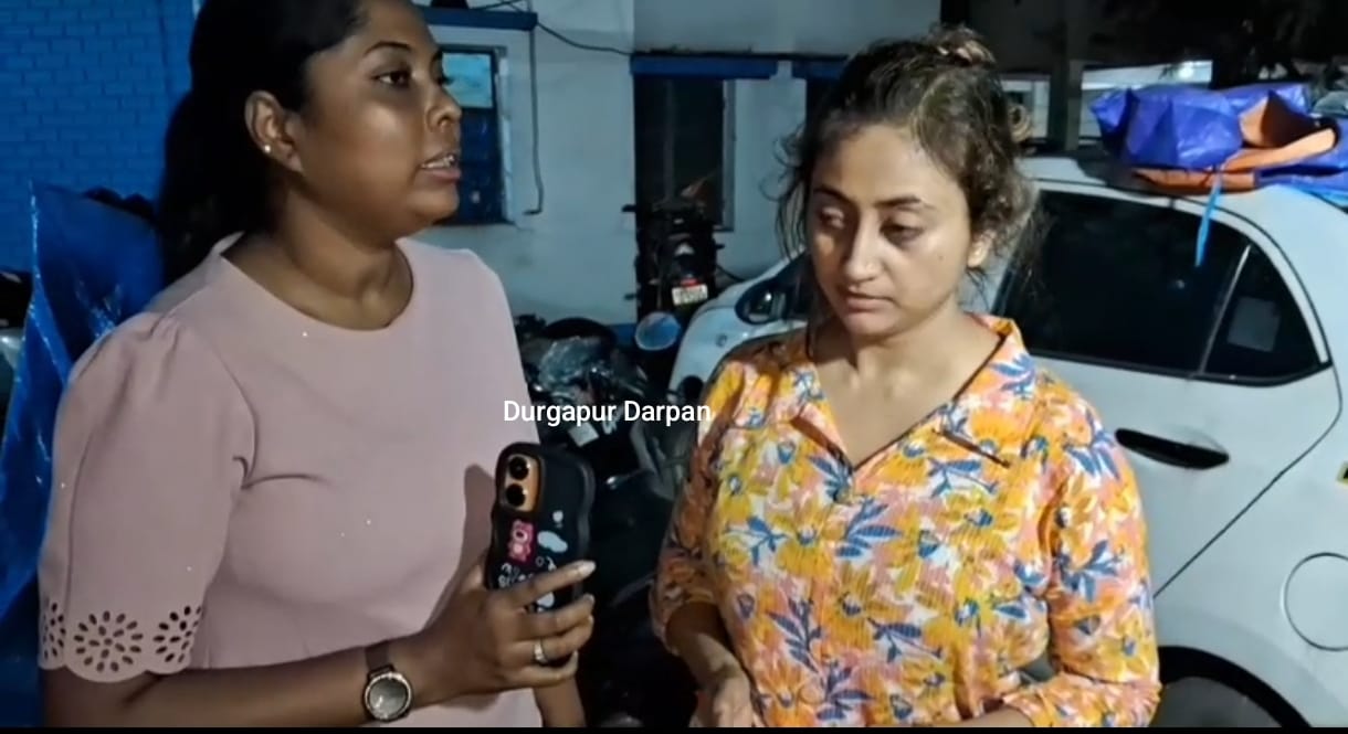 সিটি সেন্টারে ভর সন্ধ্যায় বাজারে যাওয়ার পথে তরুণীর হার ছিনতাই! ধৃত ৪