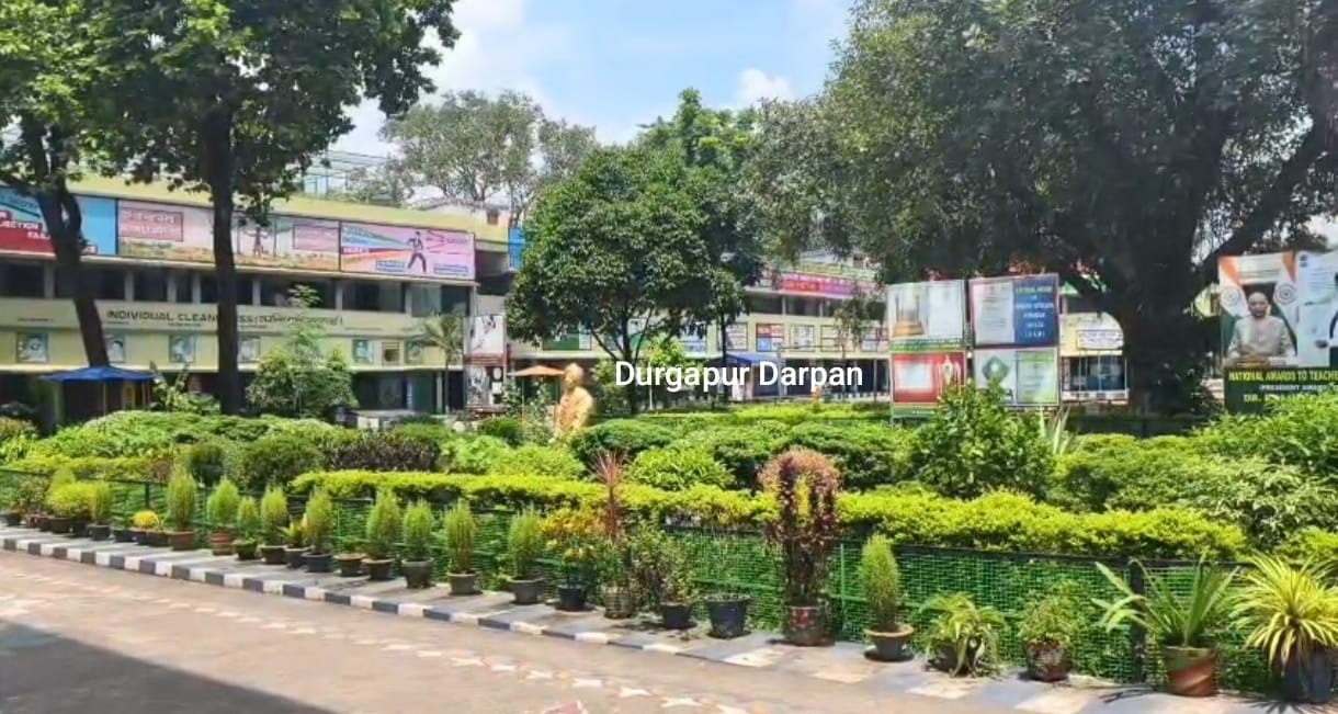 স্কুলে সিগারেট কাণ্ড: নেপালিপাড়া হাইস্কুলে তাণ্ডব, শিক্ষকদের প্রাণনাশের হুমকি