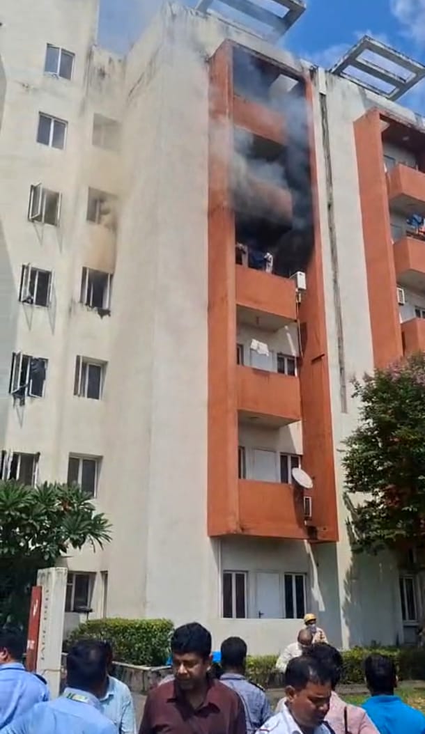 দুর্গাপুরের আইকিউ সিটির বহুতলে ভয়াবহ অগ্নিকান্ড