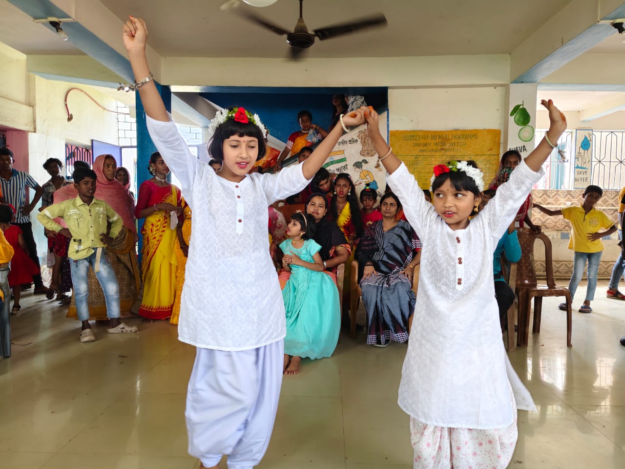 দুই স্কুলের যৌথ উদ্যোগে শিক্ষক দিবসে জাঁকজমক অনুষ্ঠান