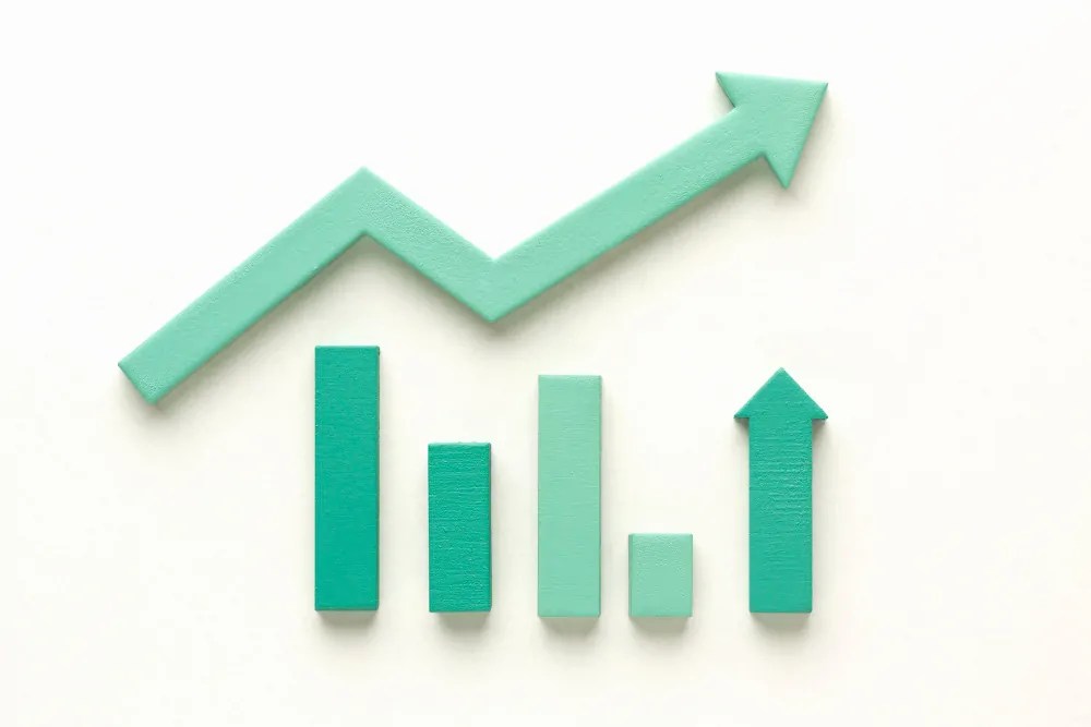 top-view-statistics-presentation-with-arrow