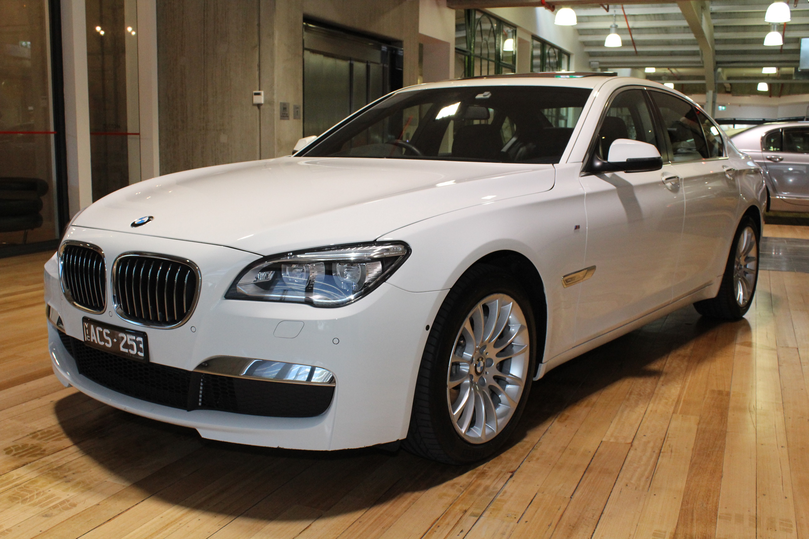 2014 bmw 740i f01 lci sedan 4dr steptronic 8sp 3.0t [my14]