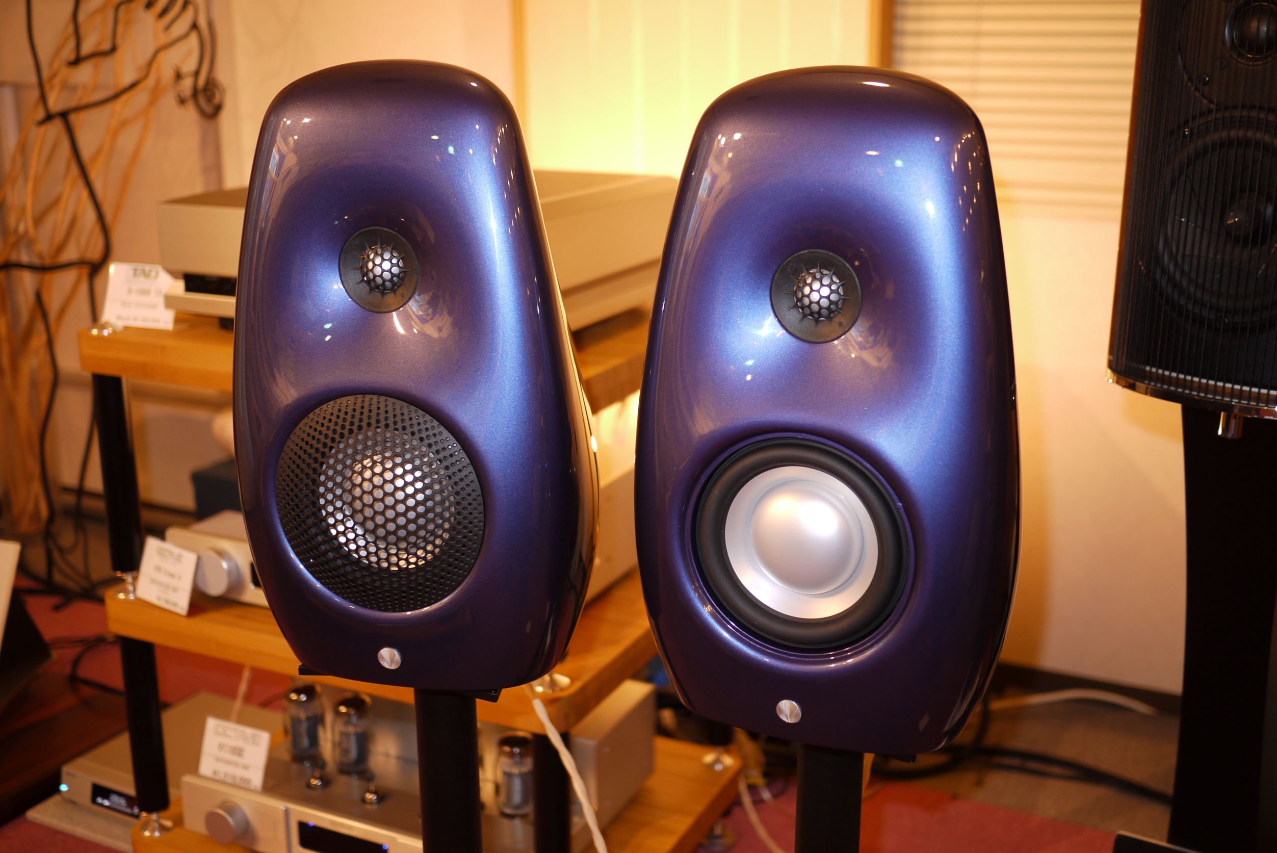 スピーカー・ウーファー Rikiya Kameyama スピーカー・ウーファー Rika スピーカー・ウーファー Rikiya Kameyama