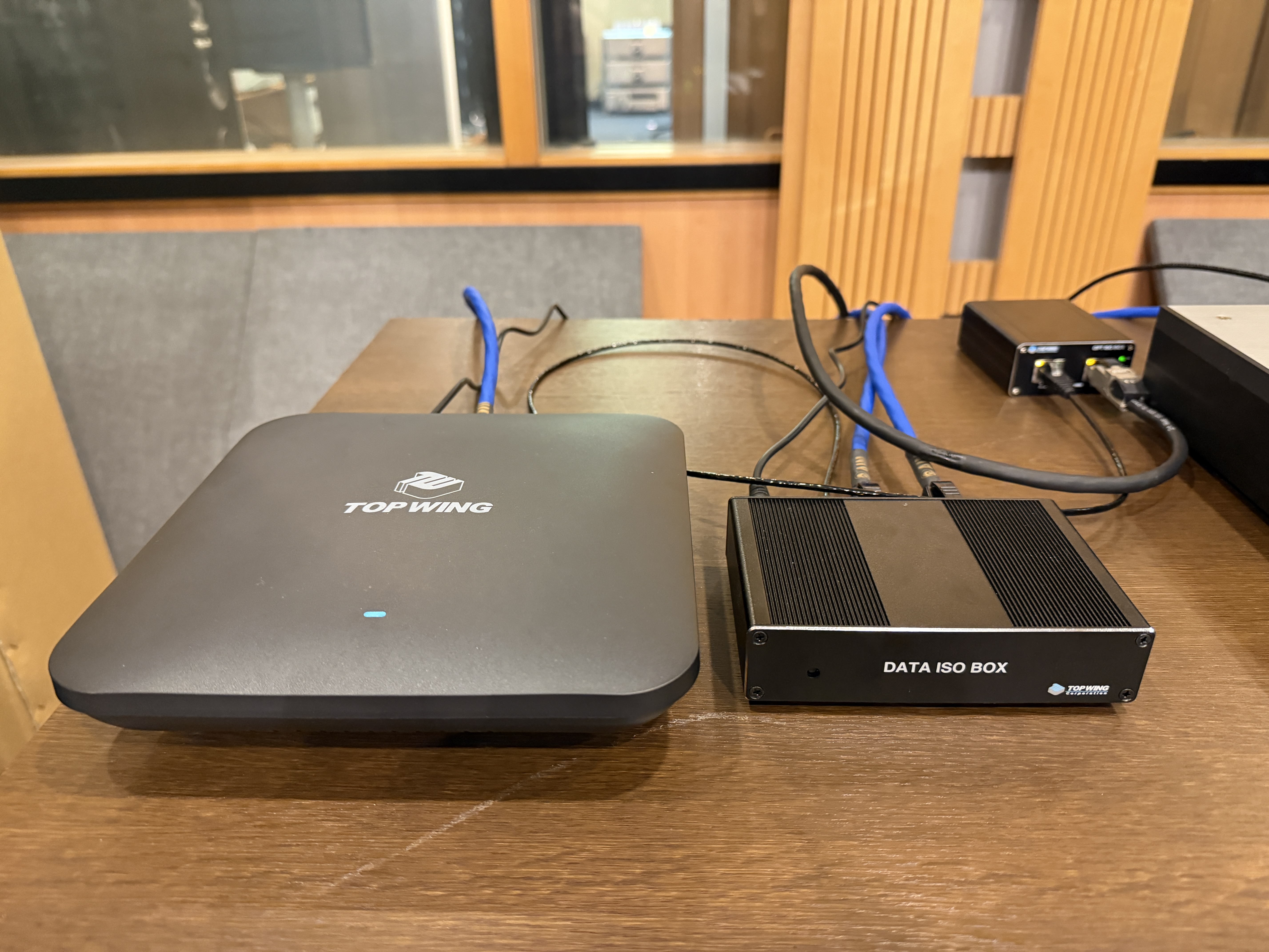 TOP WING – DATA ISO BOX＆OPT AP 展示開始 – DynamicAudio 5555 H.A.L.3