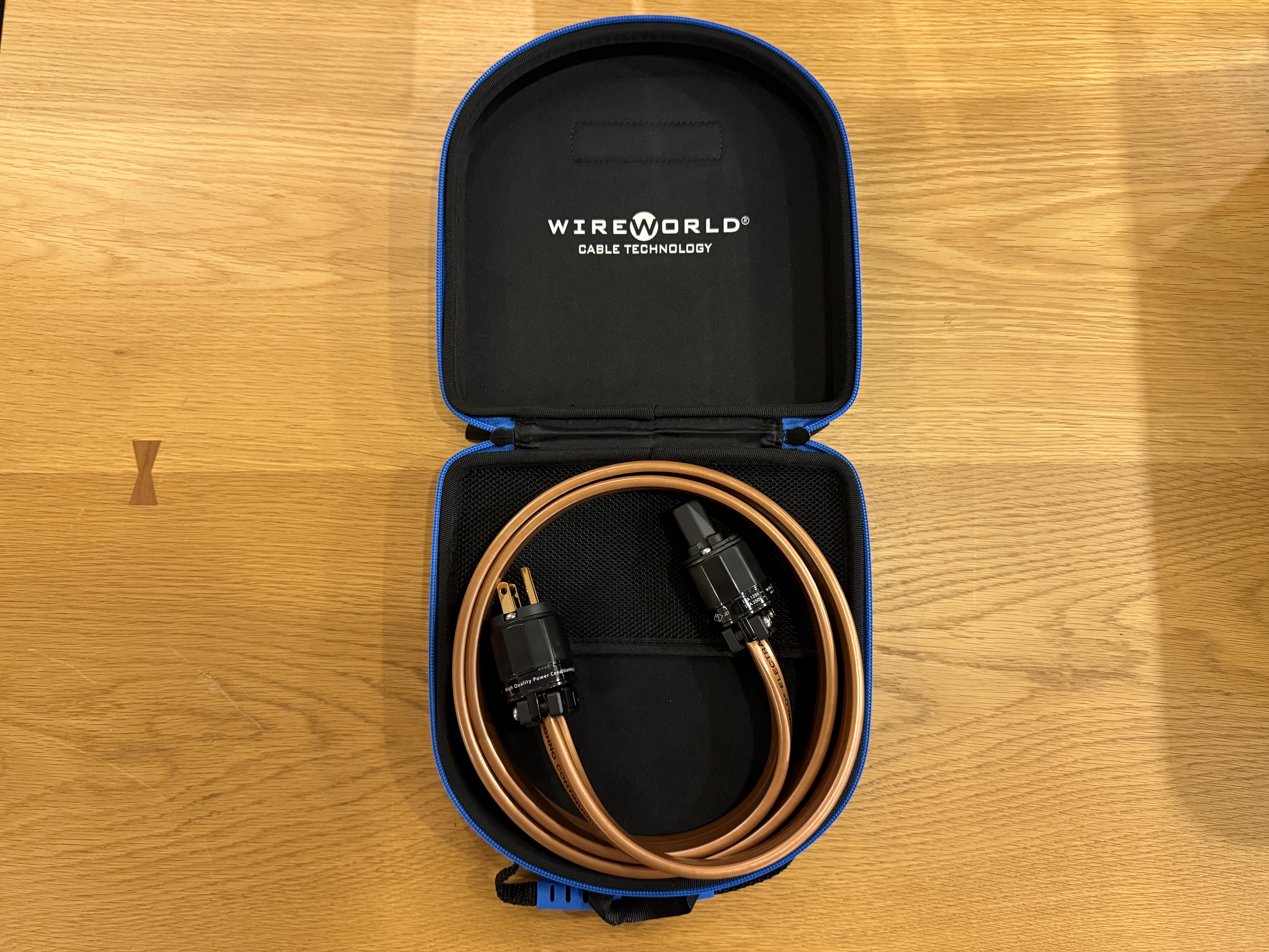 Wire World シリーズ10 展示中 – DynamicAudio 5555 H.A.L.3
