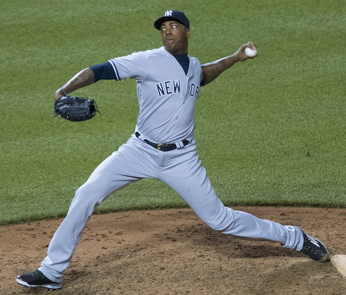 Royals sign Chapman.