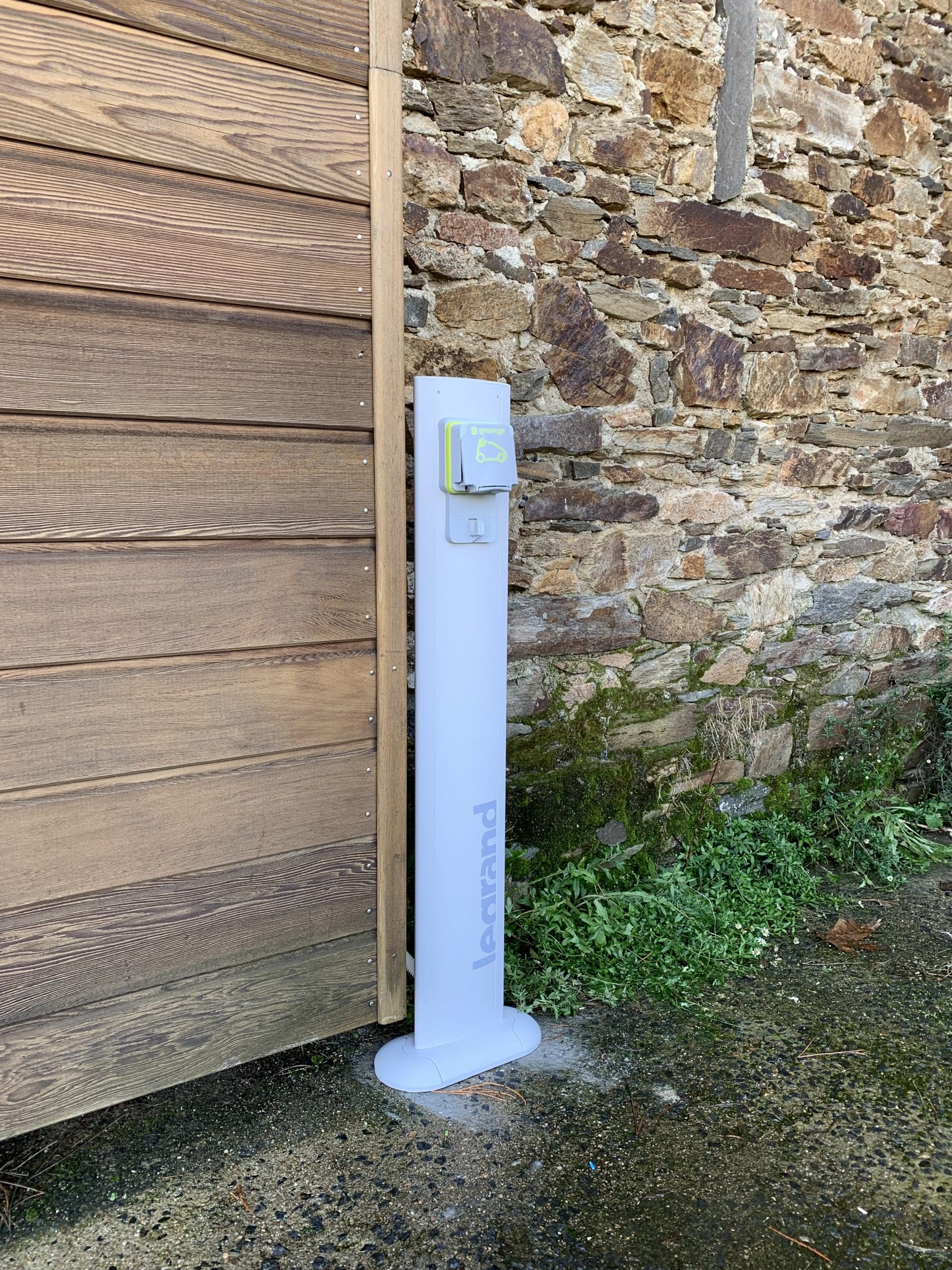 Installation d'une prise de recharge à Nantes