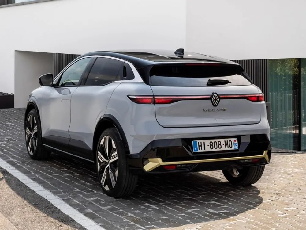 borne de recharge renault megane e--tech