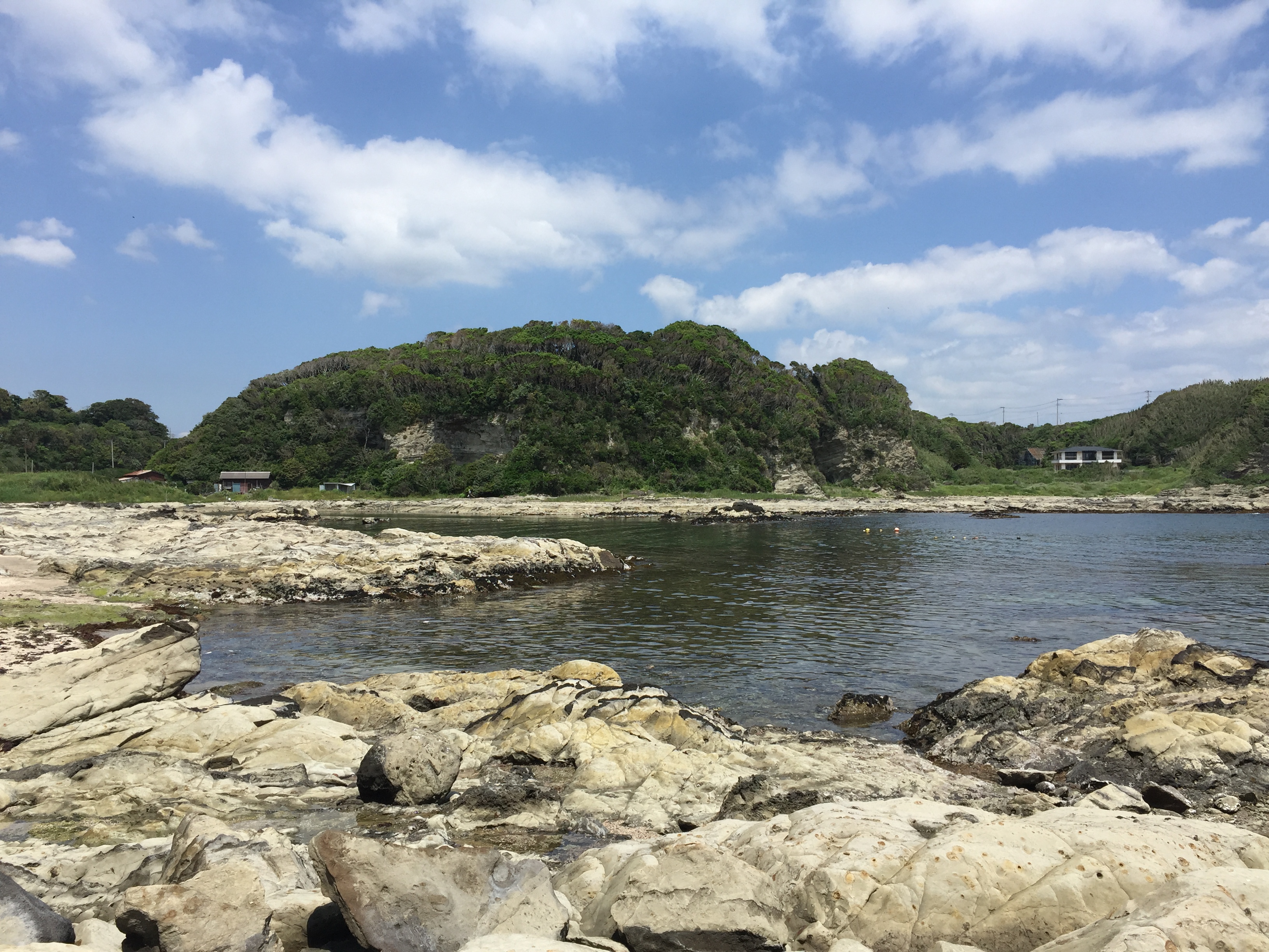 劔崎横の名もなき湾