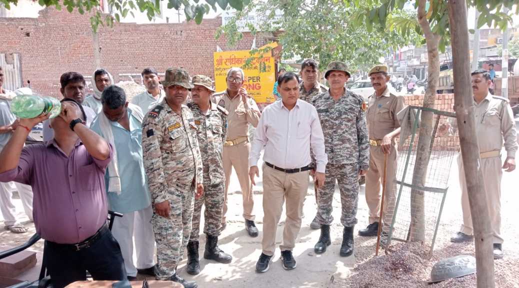 मथुरा वृंदावन को अतिक्रमण मुक्त रखने के लिए नगर निगम ने चलाया अतिक्रमण के खिलाफ अभियान