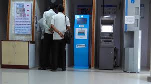 कैश कि कमी होने से लड़खडा सकती है ATM सर्विसेज, इंडस्ट्री पर आ सकता है संकट