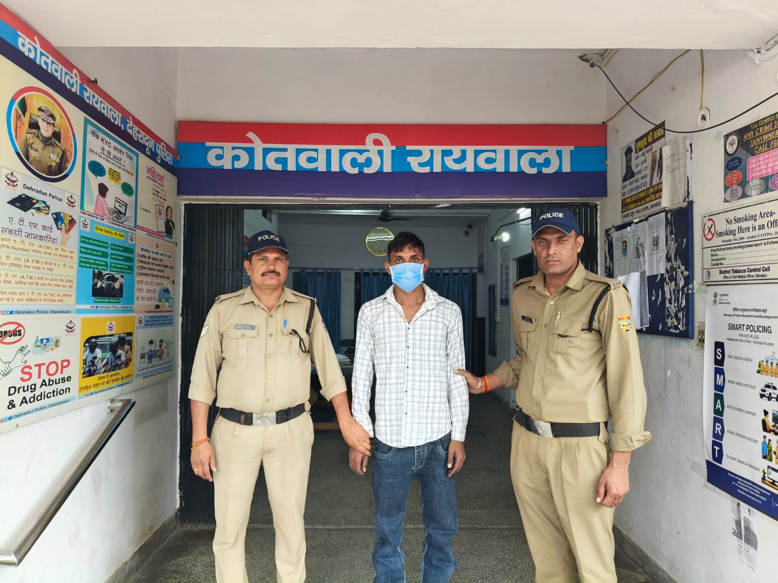 10 लाख की रंगदारी मांगने के आरोप में ग्राम प्रधान गिरफ्तार, मारपीट और फायरिंग की भी प्राथमिकी
