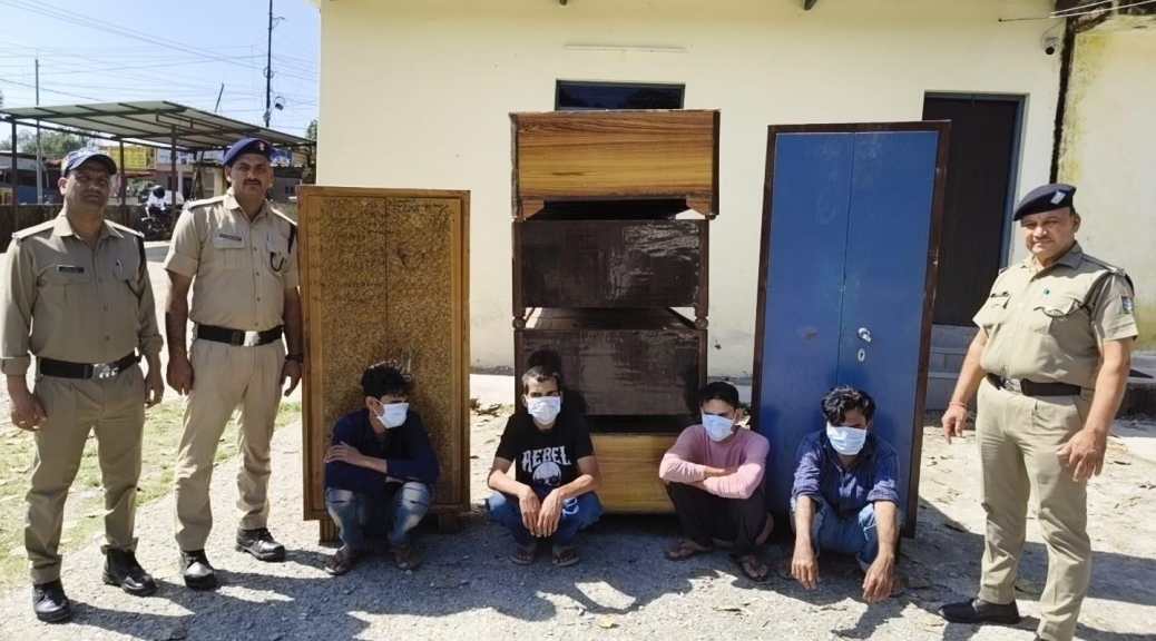 देहरादून में बंद हॉस्टल से चोरी का खुलासा, चार आरोपी गिरफ्तार; बेड और अलमारियां बरामद