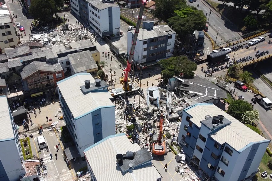 Presidente de Colombia decreta tres días de duelo nacional por fallecidos en el terremoto