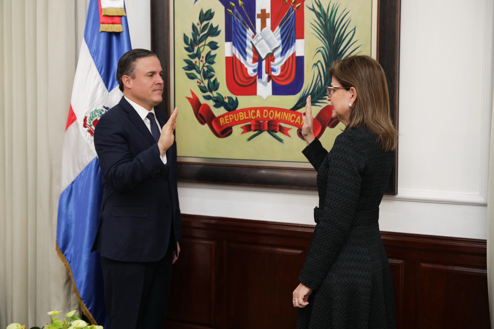 Vicepresidenta Raquel Peña juramenta a Jean Luis Rodríguez como nuevo ministro de Vivienda