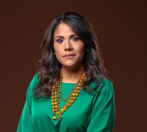 Abinader ratifica a Aileen Guzmán Coste como directora general de la UAF