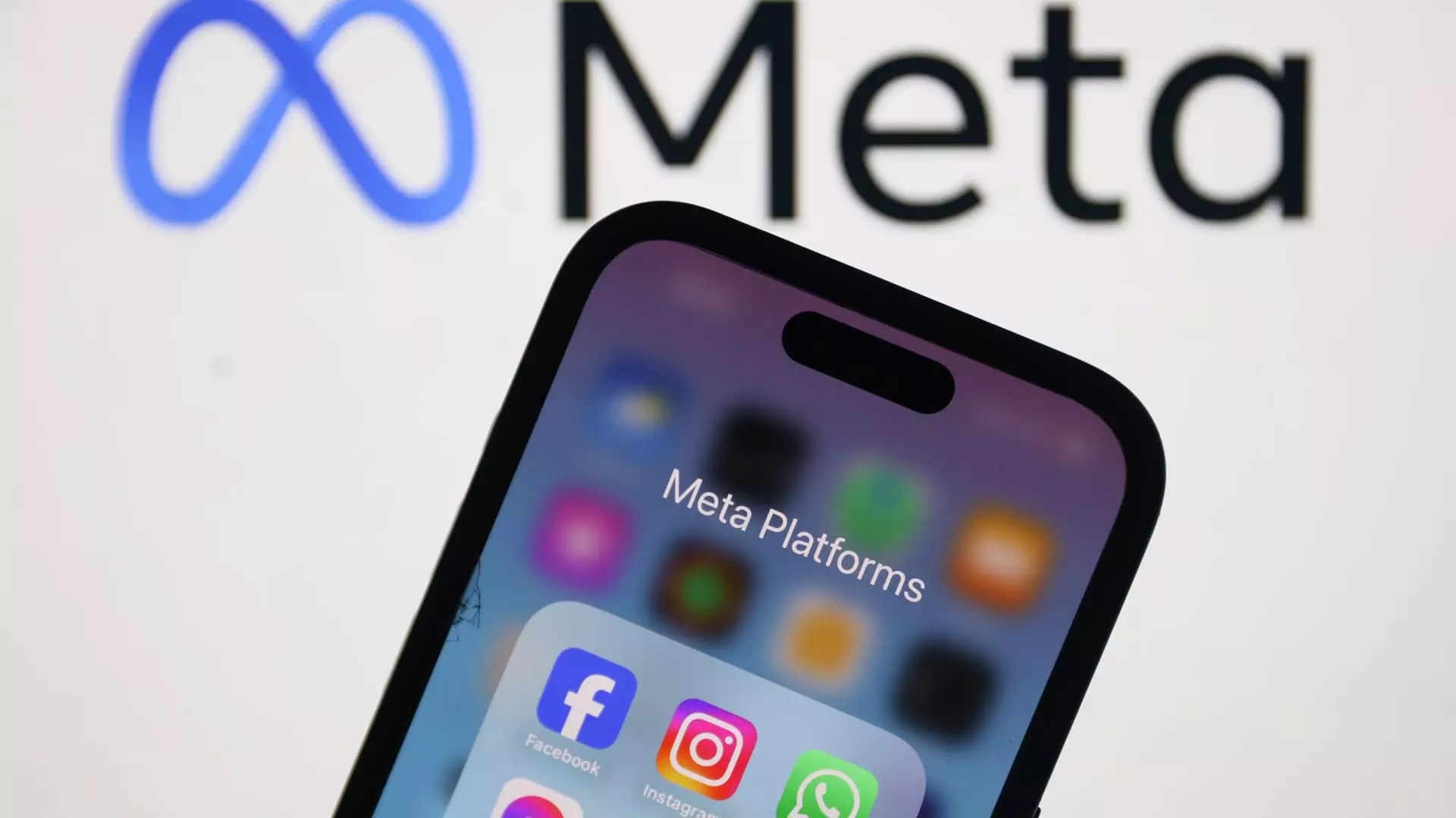 Enhancing Consumer Protection Against Online Fraud: Meta’s Strategic Collaboration with U.K. Banks