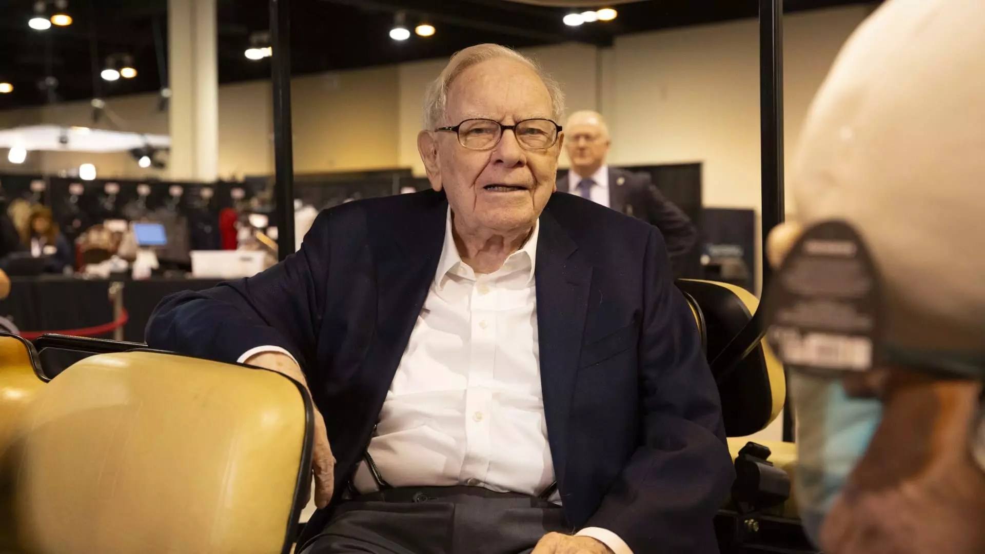 5 Key Reasons Why Berkshire Hathaway’s Resilience Will Shape 2025 Investing