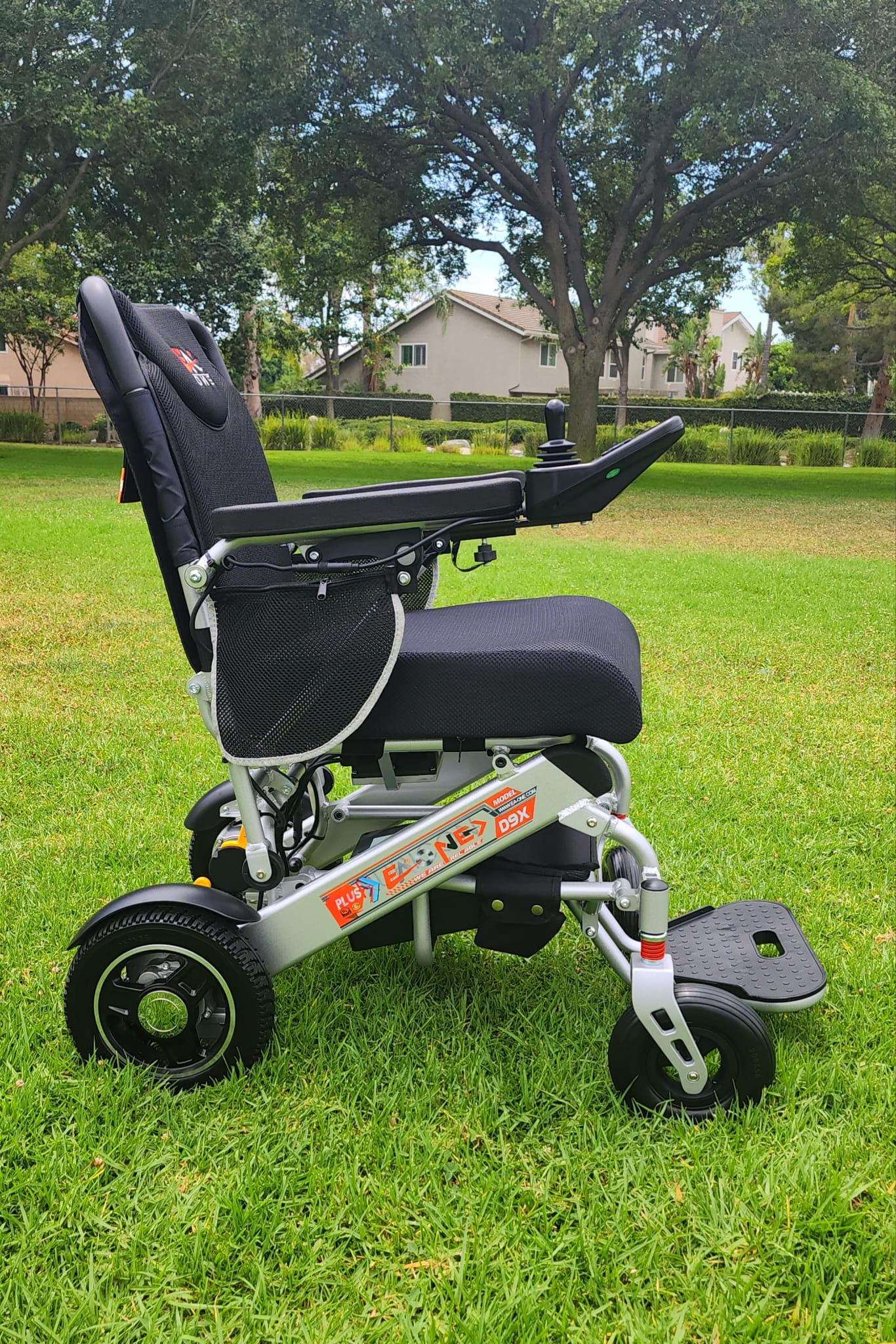 EAONE No.1 D8X S, Best Rated Exclusive Folding Lightweight Motorized Electric Wheelchair, 500W Motors, Heavy-Duty, Portable Electric Wheelchair (19'' Seat Width) (Silver)