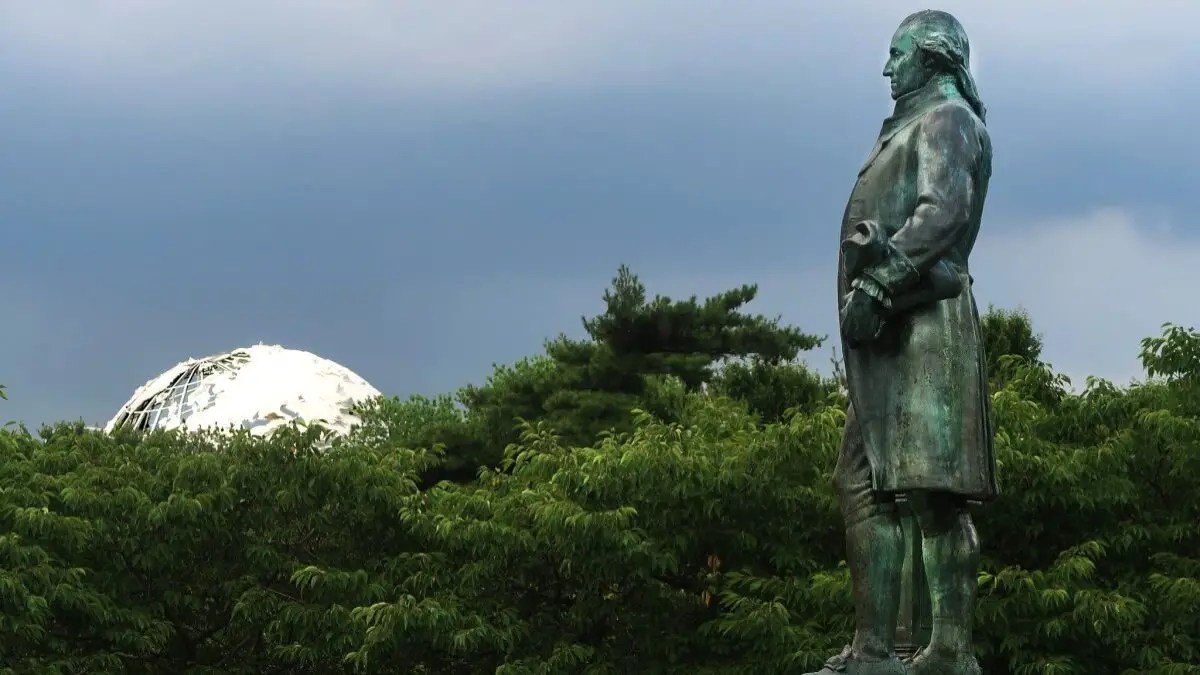 George Washington Statue