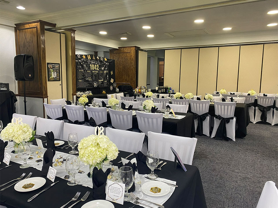 Dining Room at The Eagles Golf Club
