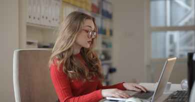 Learn how to market yourself as a freelancer.
