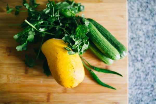 Salade de concombre et de mangue