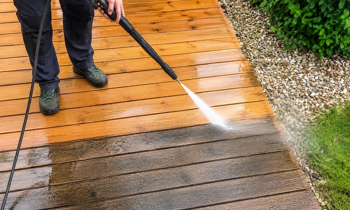 Professional deck cleaning and refinishing