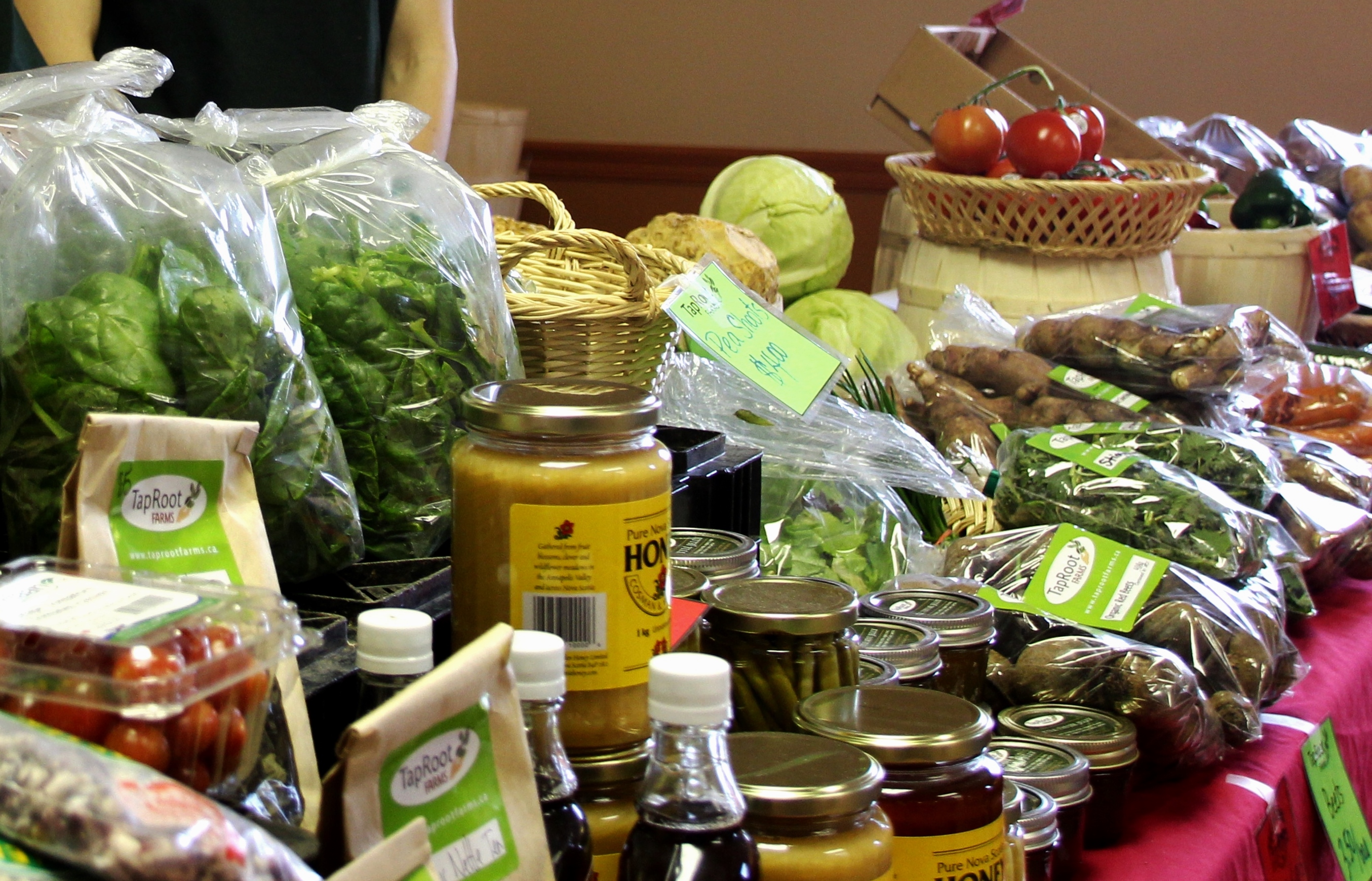 A stop at a local farmers' market for chutney or honey to add to your brie wheel -- yummy.