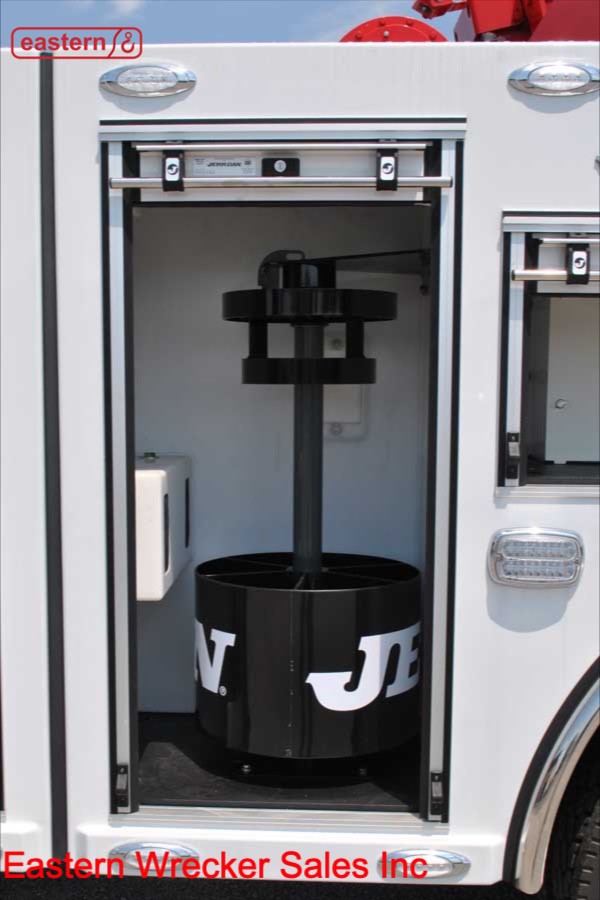 2019 Kenworth T880 with Jerr-Dan 25-ton Integrated Wrecker - SOLD