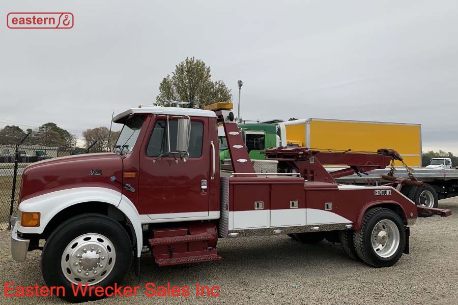 2000 International 4700 with Century 614/FIII 14-ton Wrecker