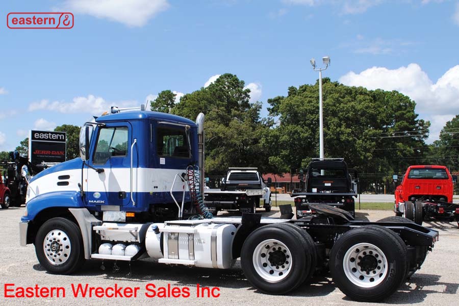 2013 Mack 600 CXU Day Cab Road Tractor - Eastern Wrecker Sales Inc