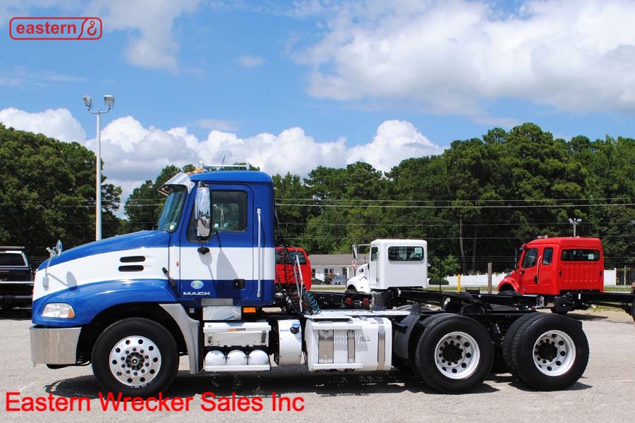 2013 Mack 600 CXU Day Cab Road Tractor - Eastern Wrecker Sales Inc
