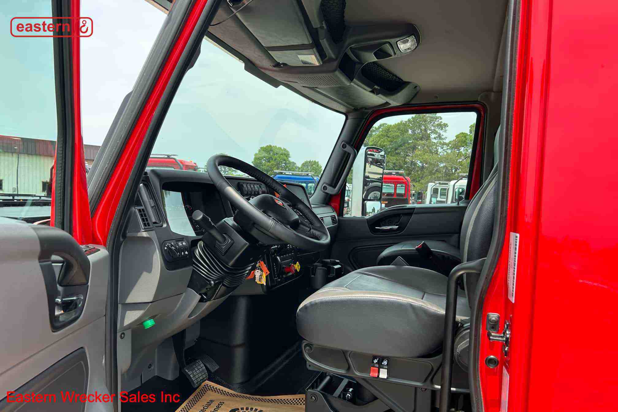 2025 International MV607 Extended Cab with Jerr-Dan MPL60