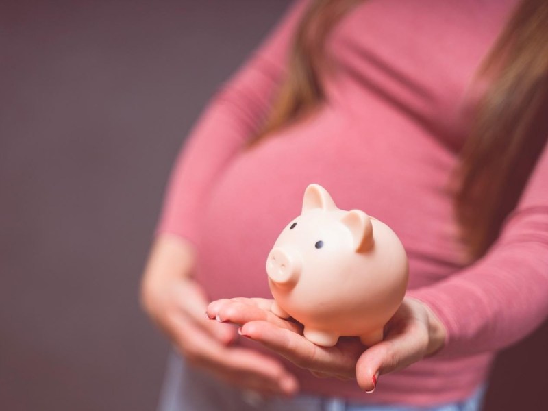Struggling to choose a Maternity Policy in India? Read This