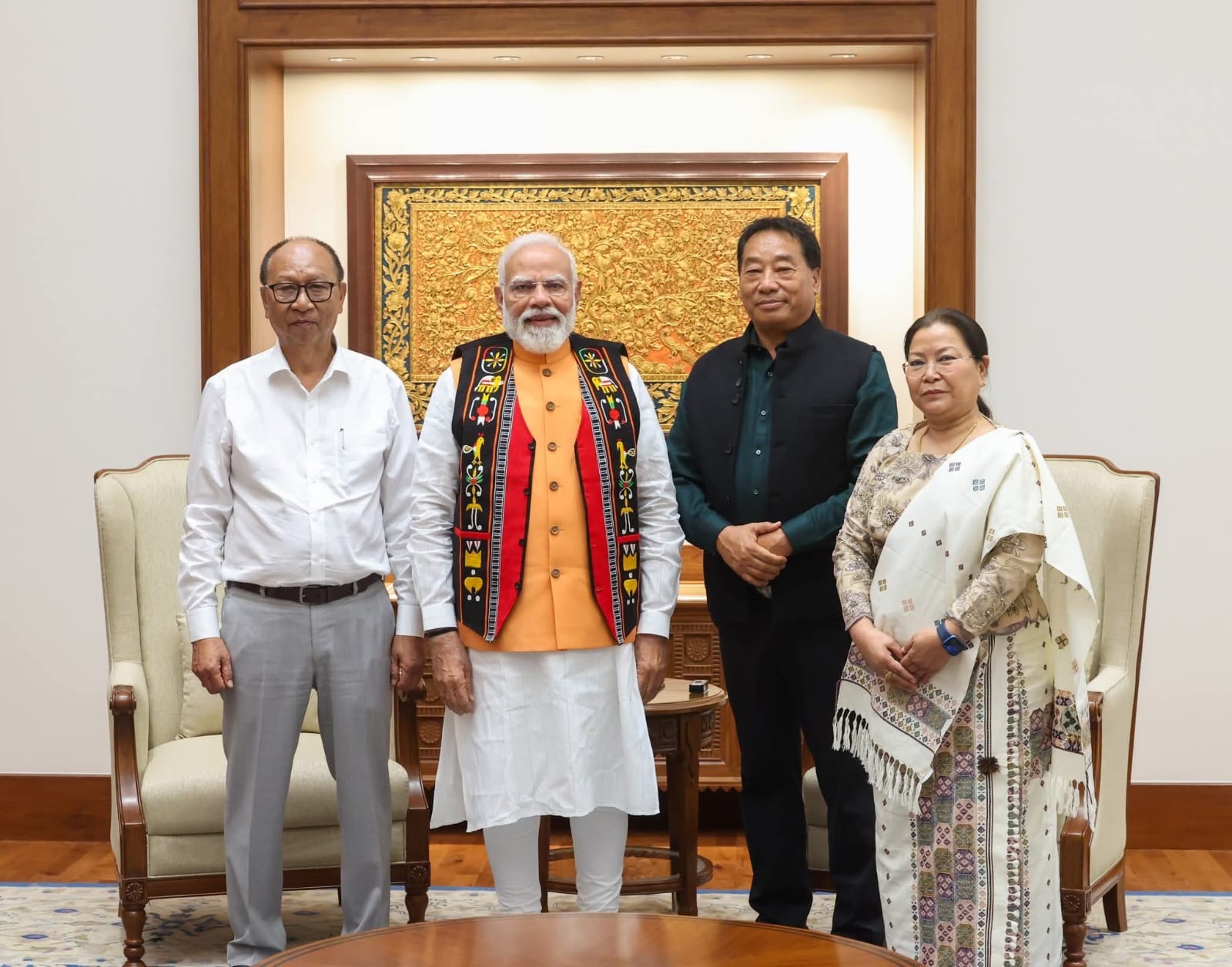 Nemcha Kipgen and Losi Dikho with PM Narendra Modi and Manipur CM Yumnam Khemchand Singh