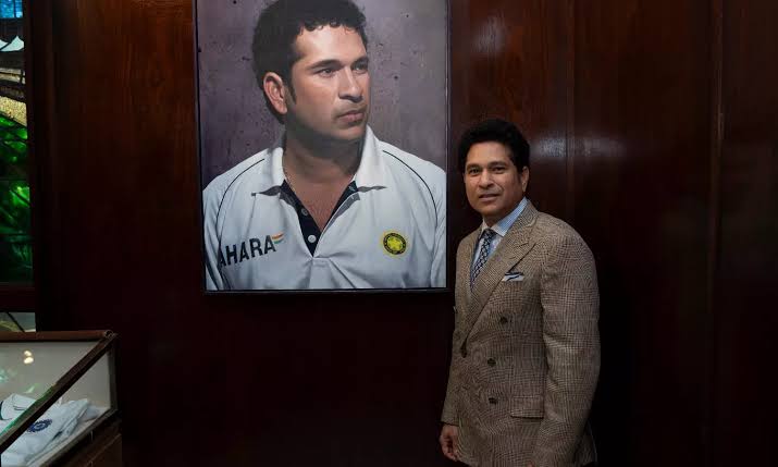 এমসিসি মিউজিয়ামে নিজের হাতে প্রতিকৃতি উন্মোচন শচীনের 