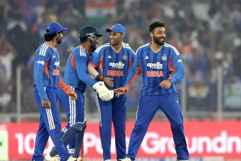 ব্যাটারদের আগ্রাসী ব্যাটিং ও বোলারদের বিধ্বংসী বোলিংয়ের সাহায্যে সিরিজ জয় ভারতের