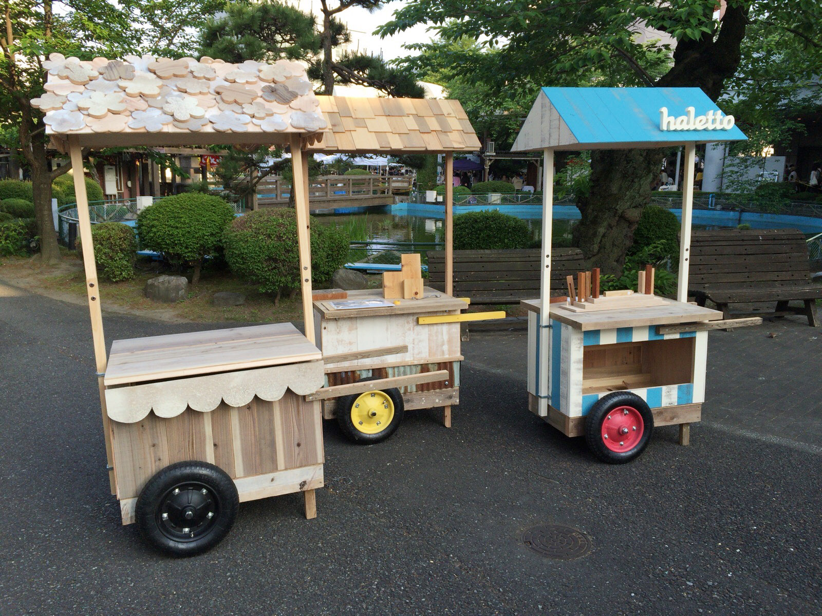 東京蚤の市でYADOKARI小屋部主催のモバイル屋台を作るワークショップに