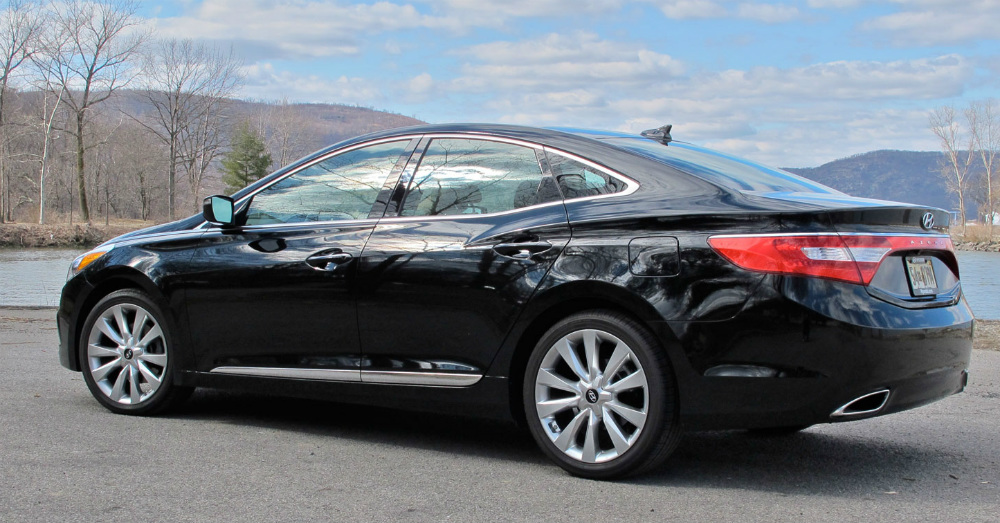 2015 Hyundai Azera: A Mid-Sized Luxury Sedan at an Affordable Price ...