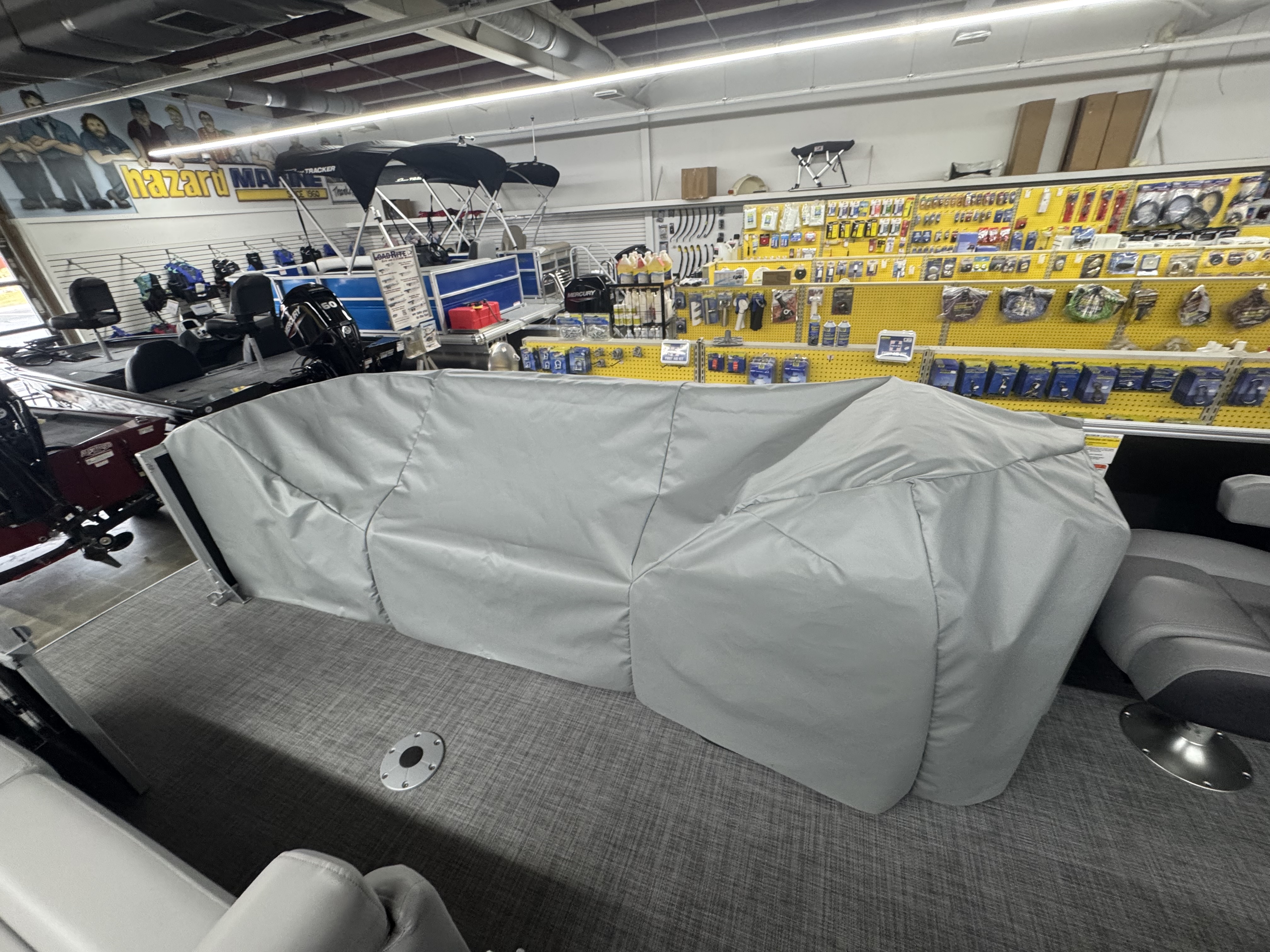 2026 Sun Tracker SportFish 22′ DLX Seat Covers