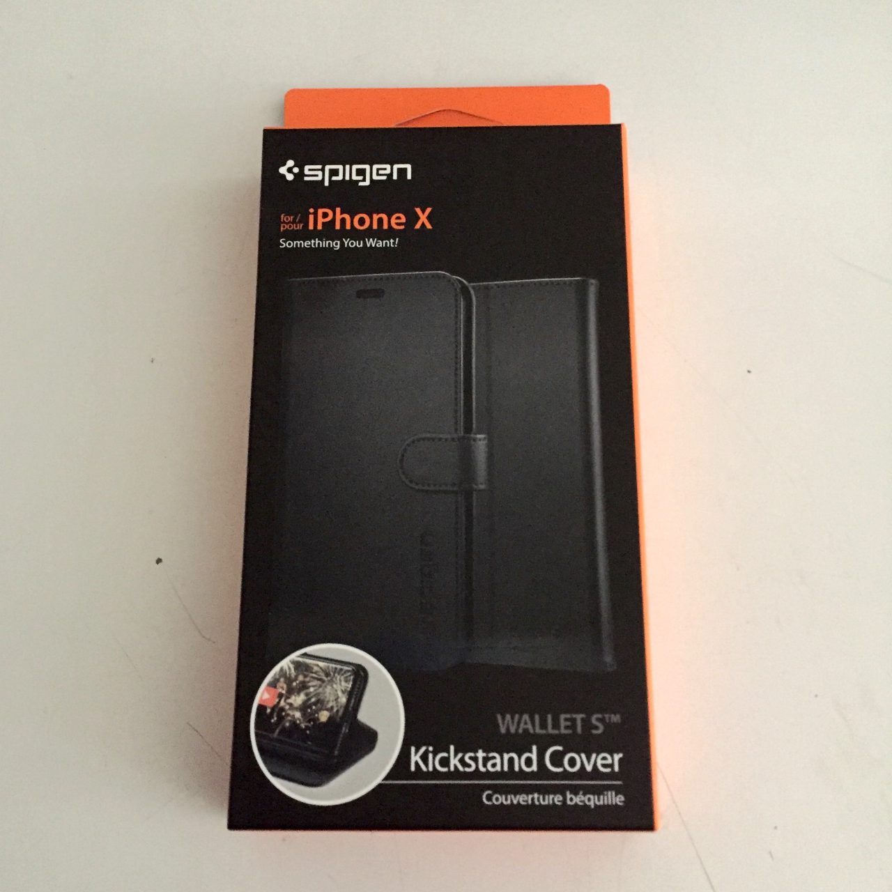 Spigen Kickstand Cover