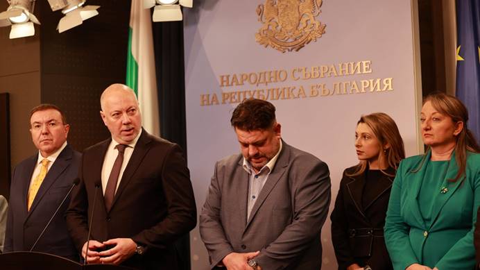 Πρωθυπουργός Βουλγαρίας: Έχουν δίκαιο οι διαδηλωτές, αποσύρουμε τον προϋπολογισμό… 9 image 6