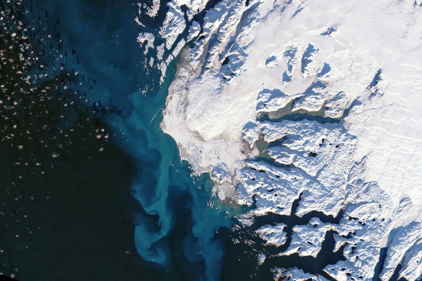 Image accompanying: Satellite data gives clearer picture of how ice sheets are losing mass