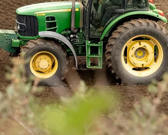 We grow fresh, organic produce using clean methods that protect nature, healthy food.