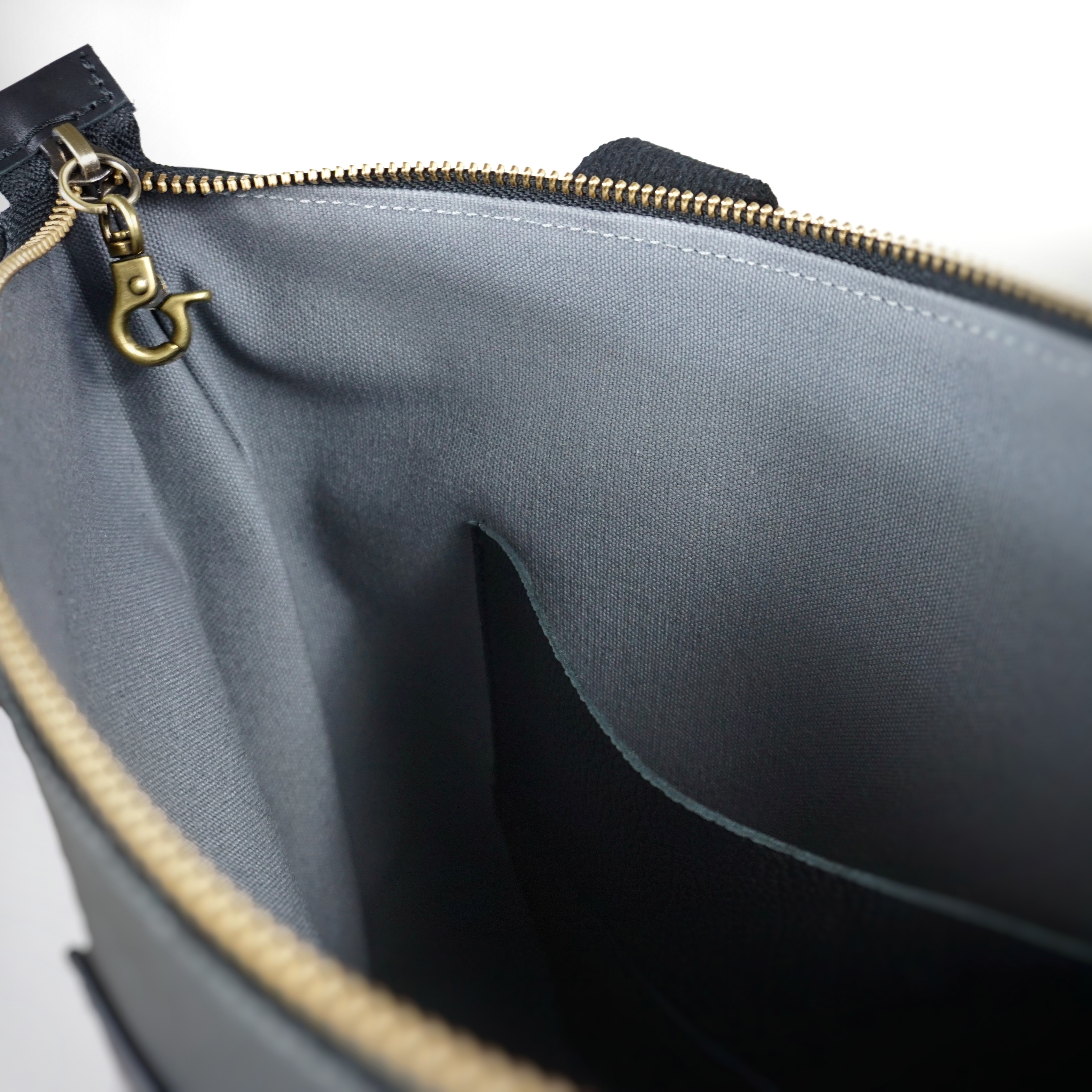 HYBRID | borsa/zaino in tessuto nero e pelle oro [PRE-ORDER] | ecodream