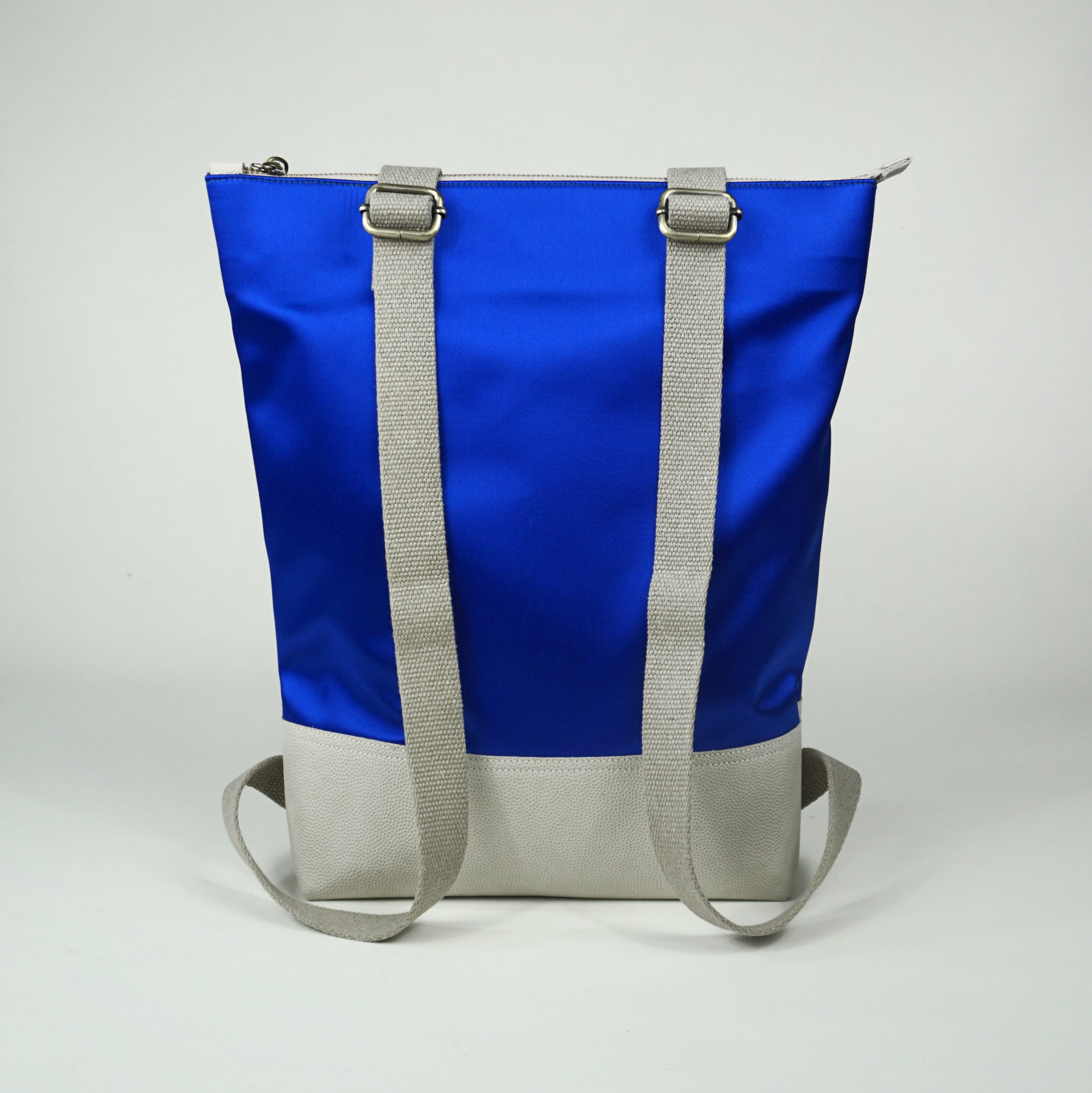 HYBRID | borsa/zaino in tessuto blu elettrico e pelle sintetica bianco  panna - VEGAN | ecodream